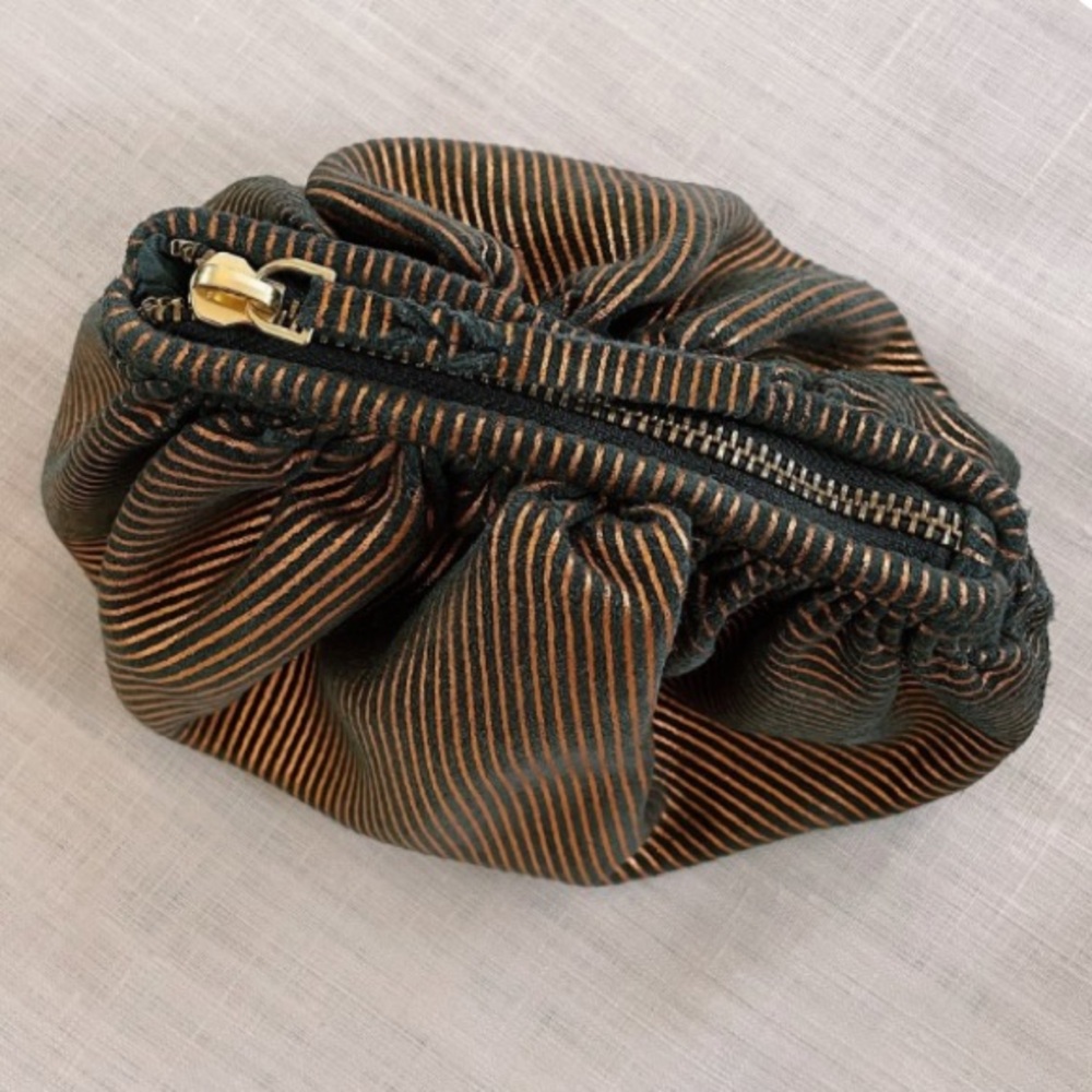 Llani Puff Pouch- in Iron *NWOT